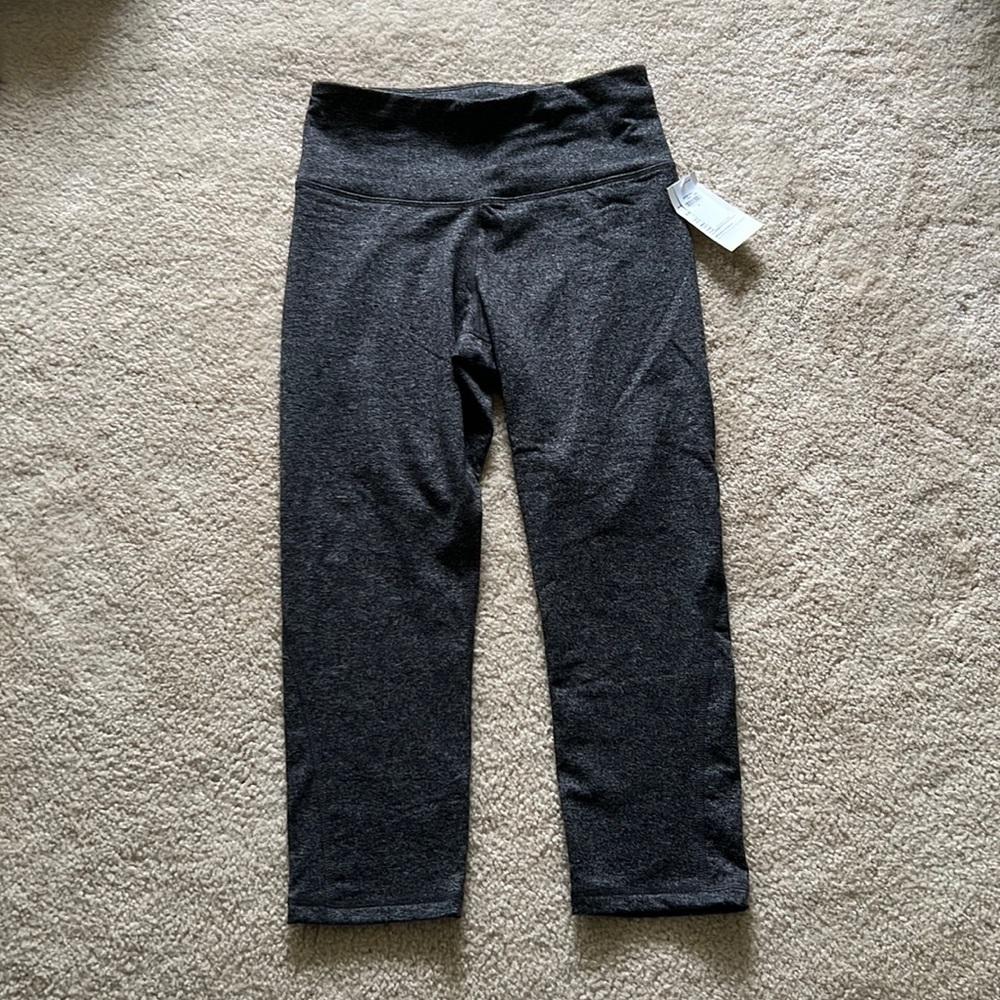 NWT Old Navy Coze core crop leggings